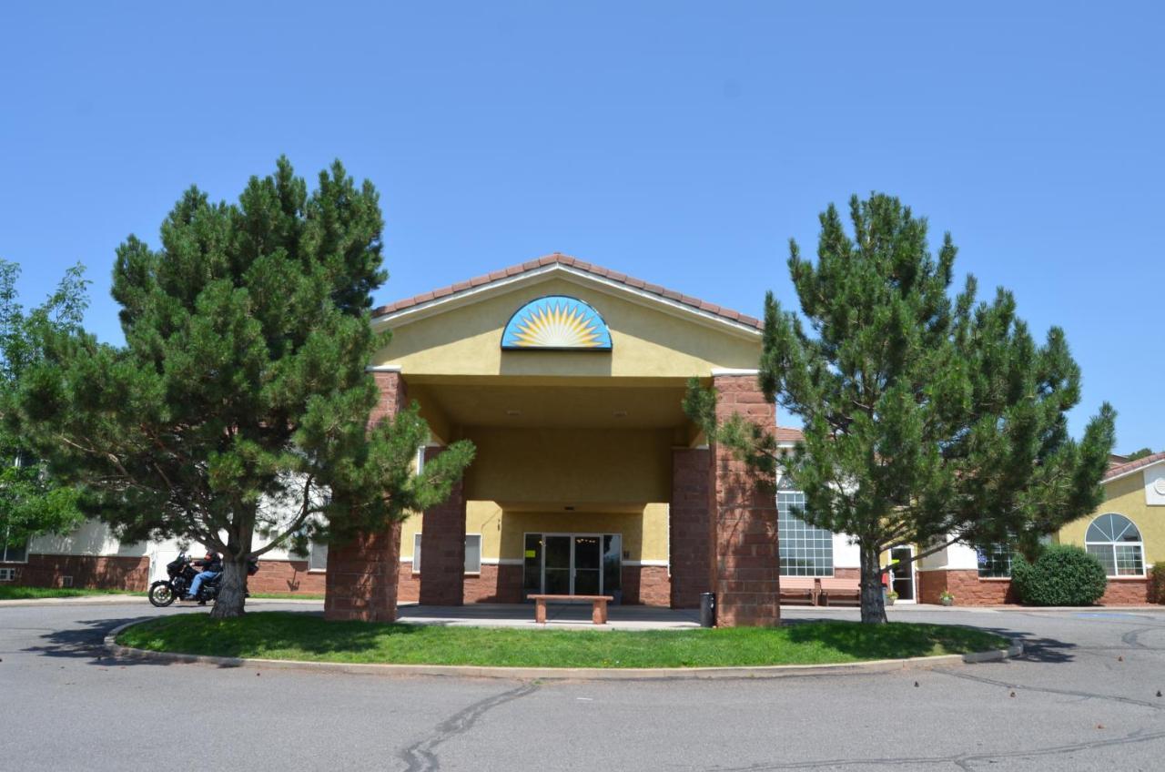Days Inn By Wyndham Capitol Reef Torrey Exterior foto